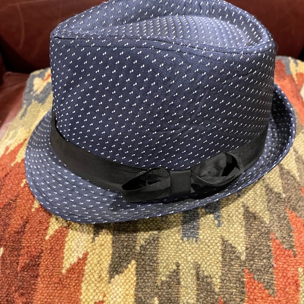 Fedora - Picture 3 of 4